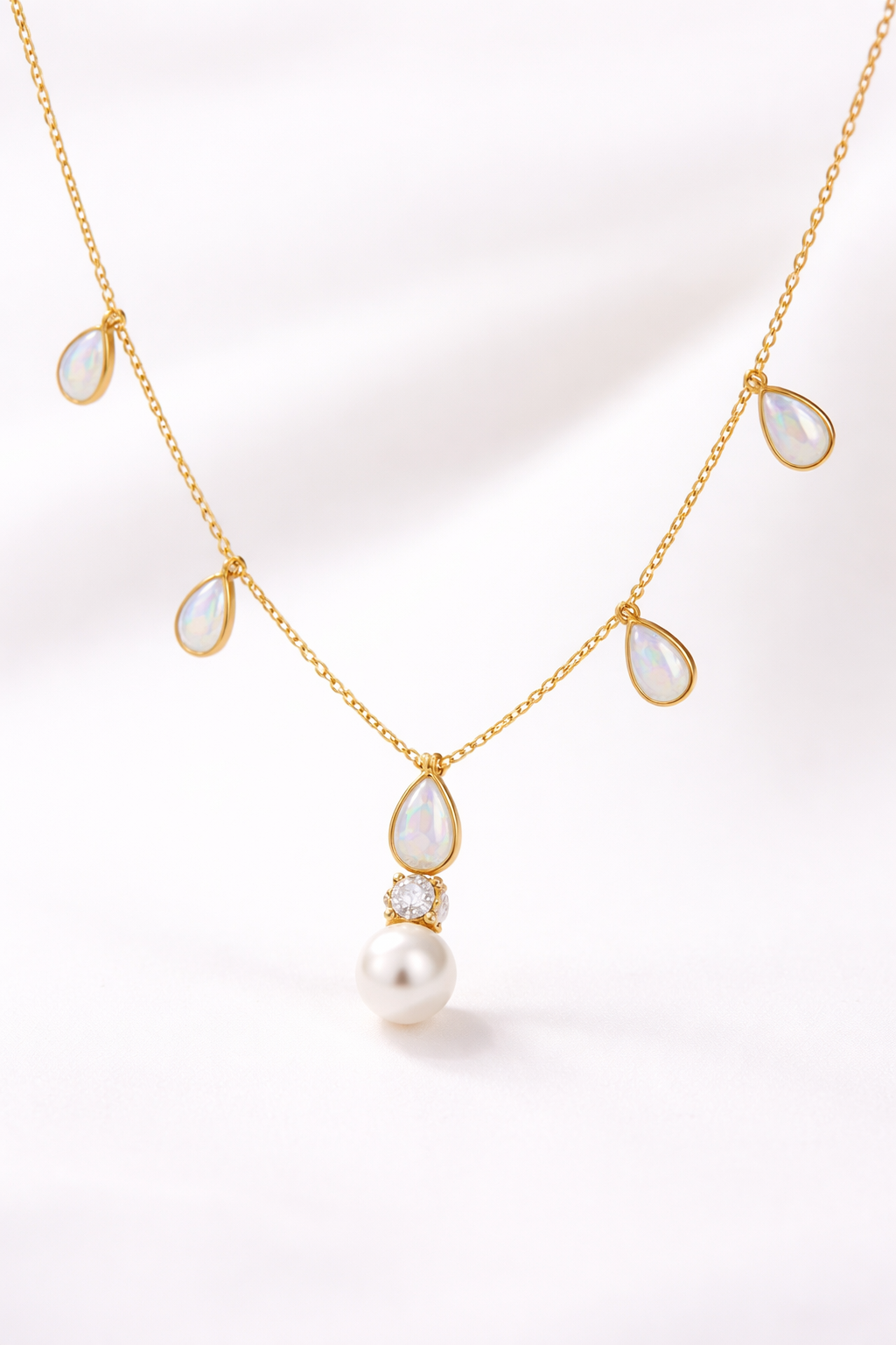 Diamond & Pearl Drop Necklace in 18K Yellow Gold