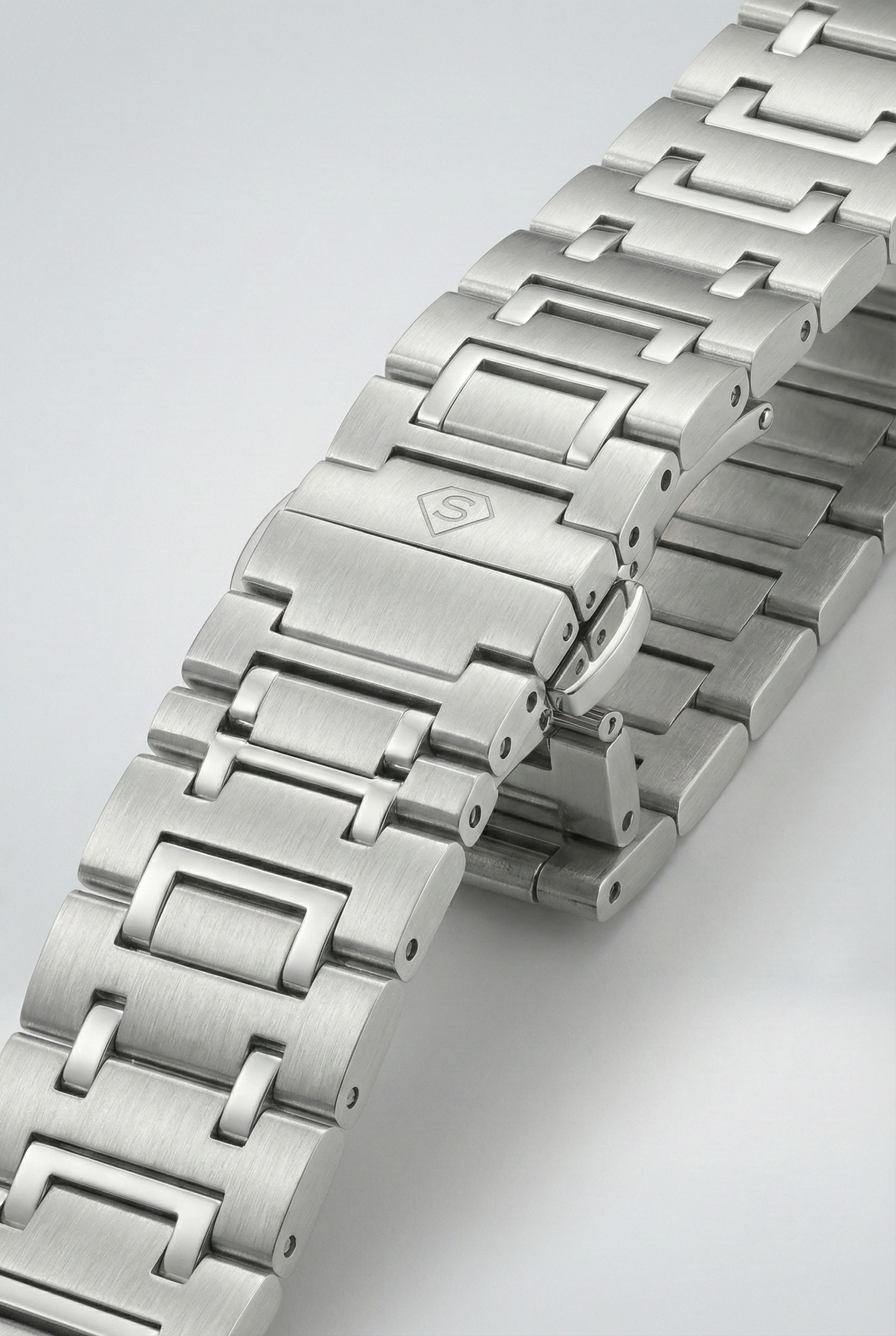 0.25 Carat Natural Diamond Luxury Watch – D Color VS1 | Saleh Sallom-Saleh Sallom