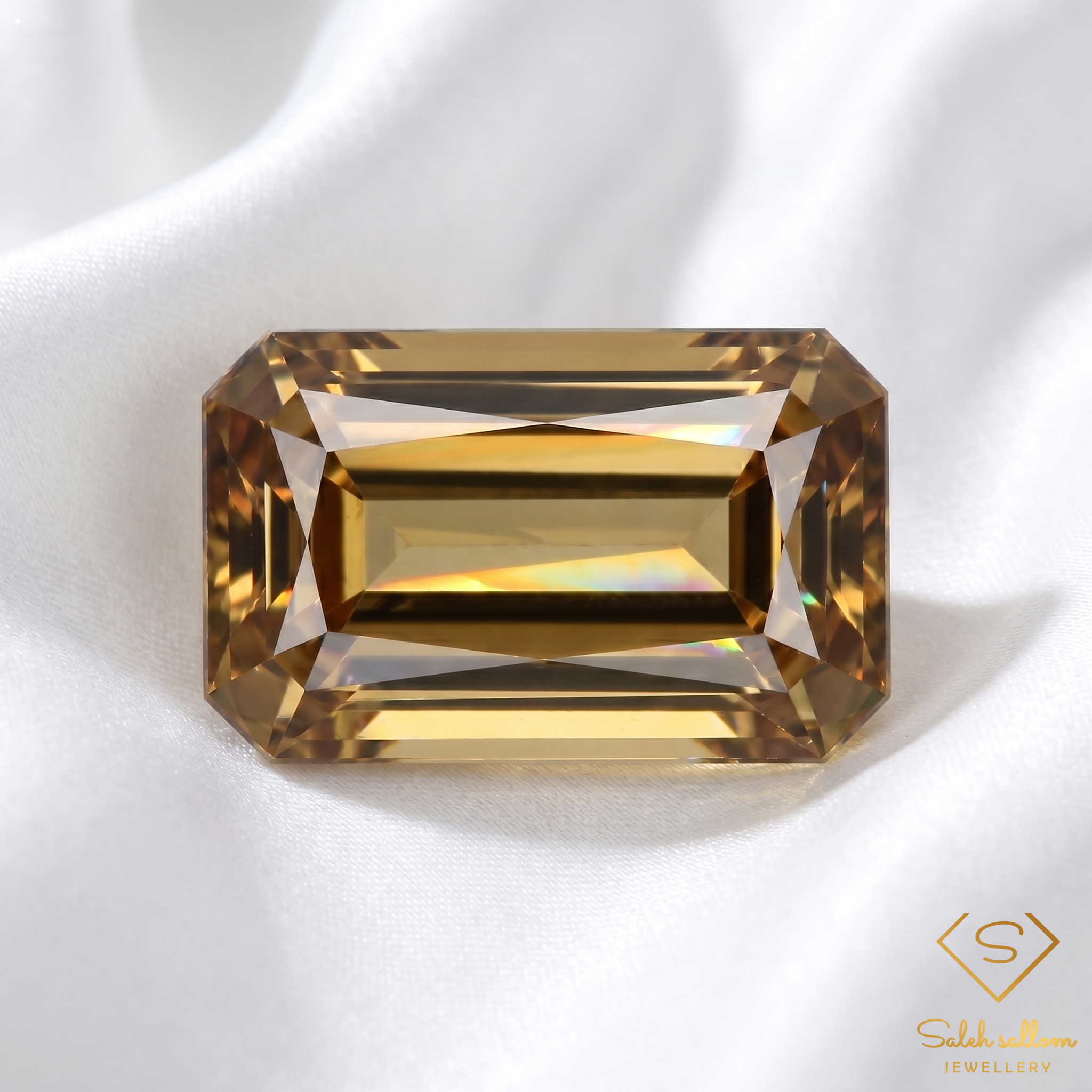 Natural Yellow Zircon | 2.67 Carats Scissor Cut | VS Clarity | Gentle Heat | Tanzania-Saleh Sallom Main image
