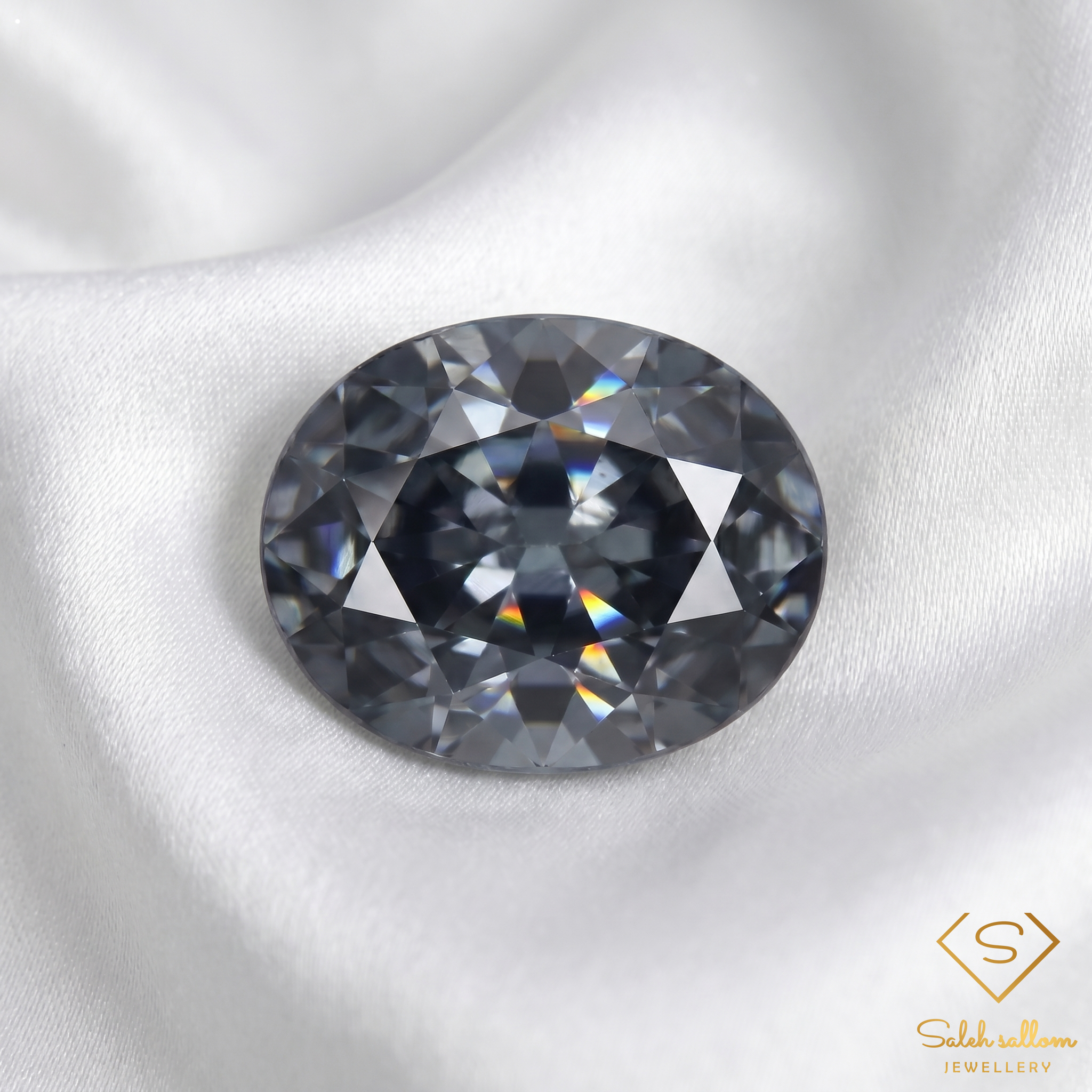 Natural Purple Spinel | 1.21 Carats Oval Cut | Myanmar (Burma) Secondary image