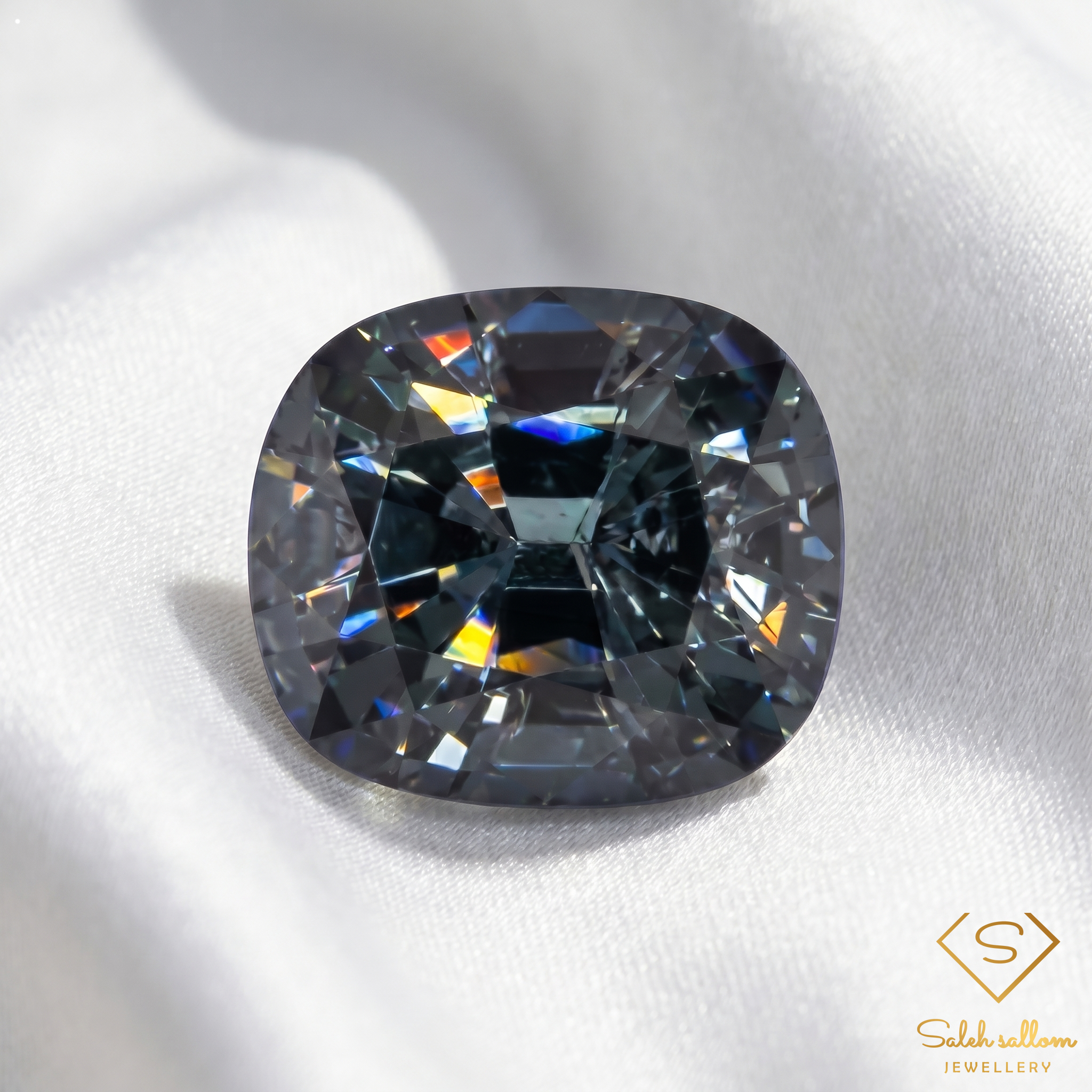 Natural Spinel 2.09 Carats Rare Untreated Gemstone Secondary image