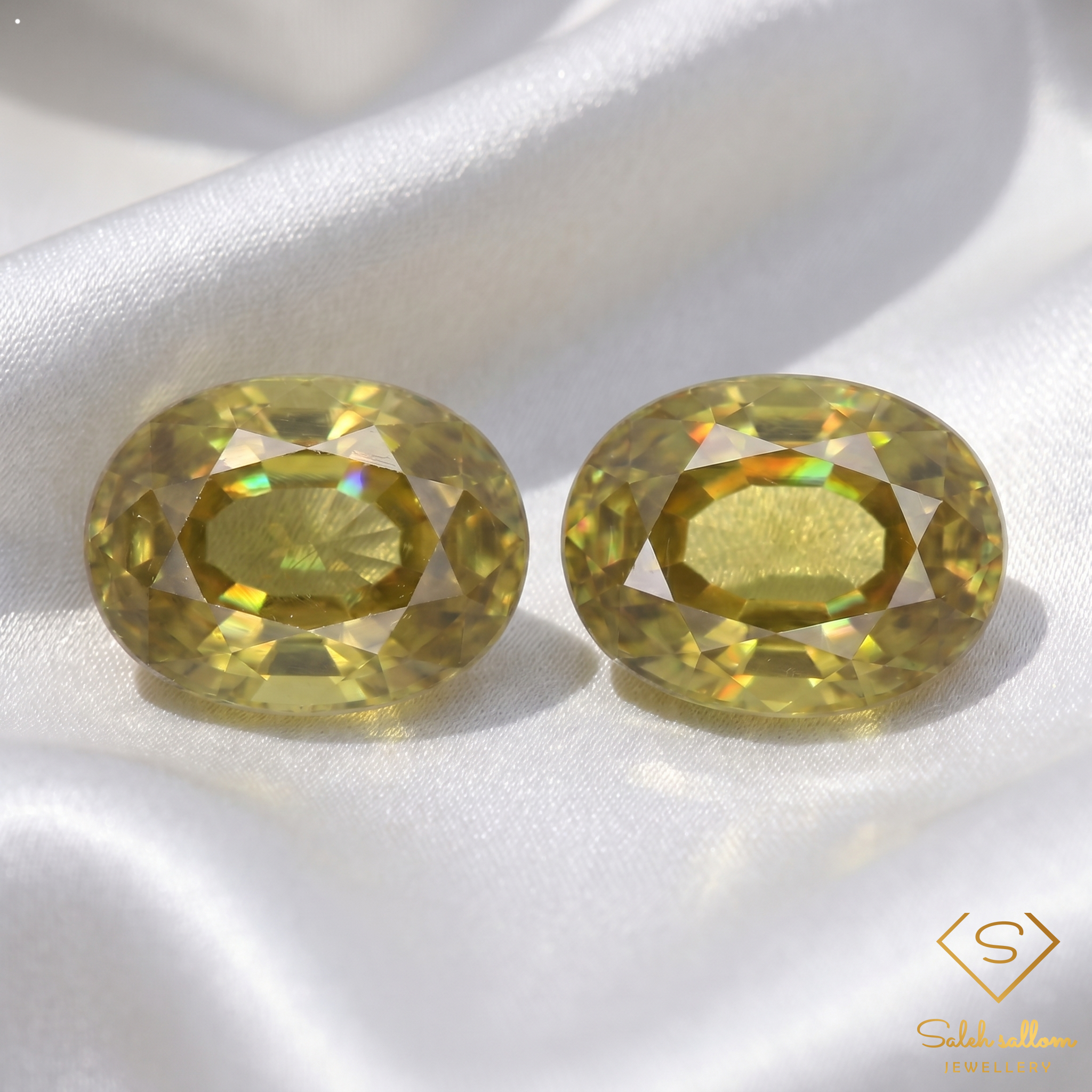 1.76 Ct Matched Pair Natural Yellowish Green Sphene Oval Cut High Luster Gemstones Secondary image