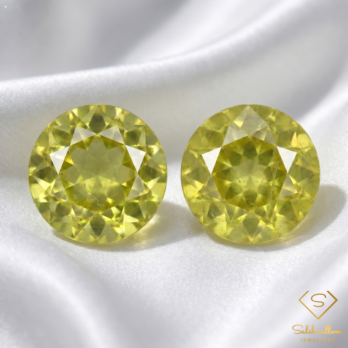 Matching Pair Natural Greenish Yellow Sphene Gemstones 0.97 Ct TW Round Cut Diamond Luster