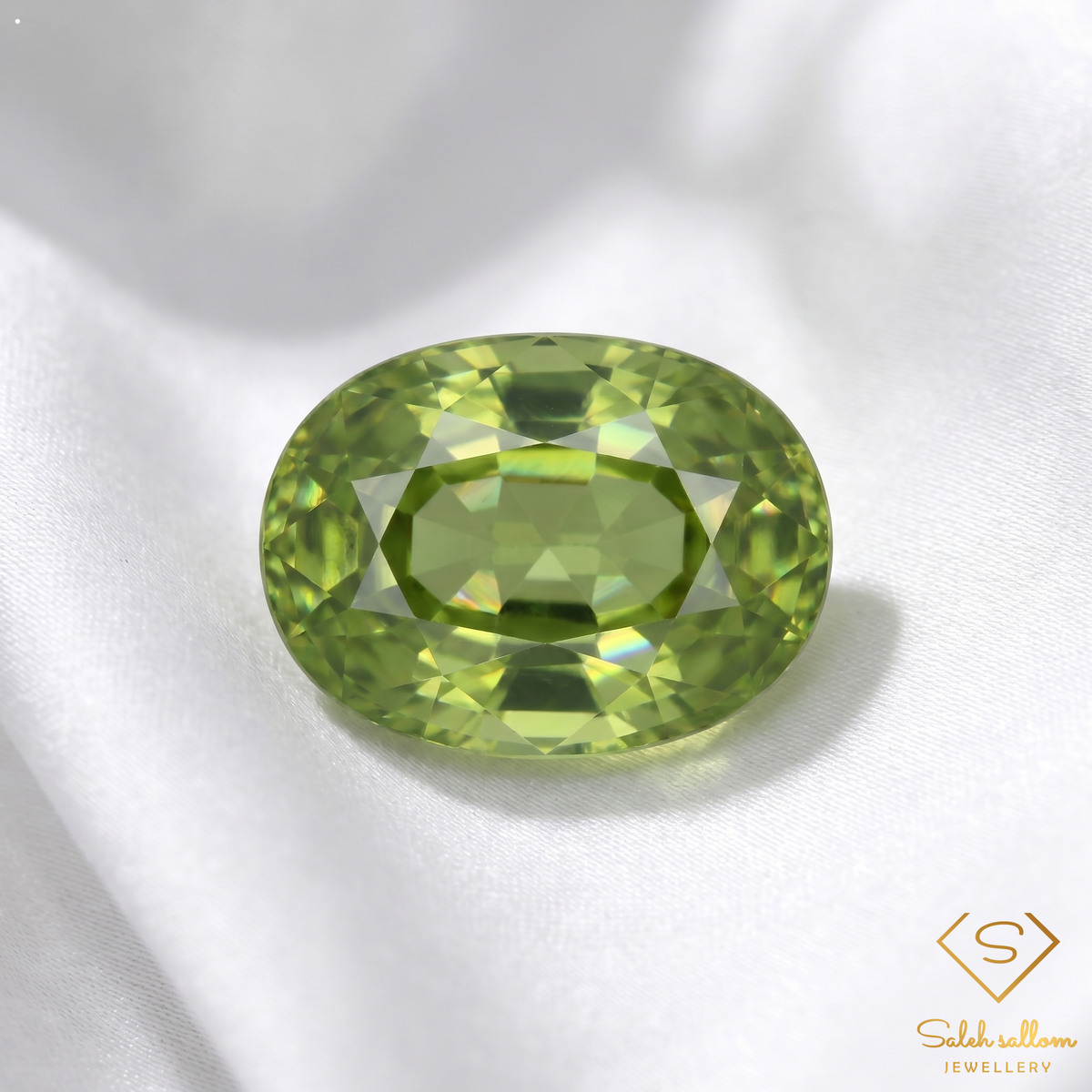Natural Yellowish Green Sphene Gemstone 2.01 Ct Oval Cut Madagascar Diamond Luster Titanite