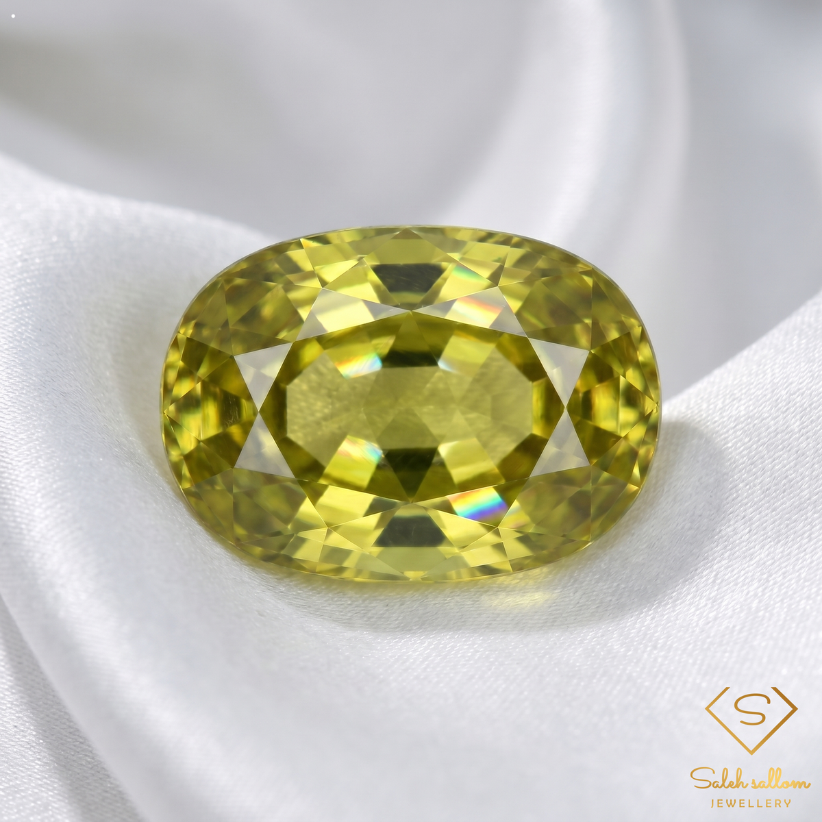 Natural Yellowish Green Sphene Gemstone 2.18 Ct Oval Cut Madagascar Super Sparkle Titanite