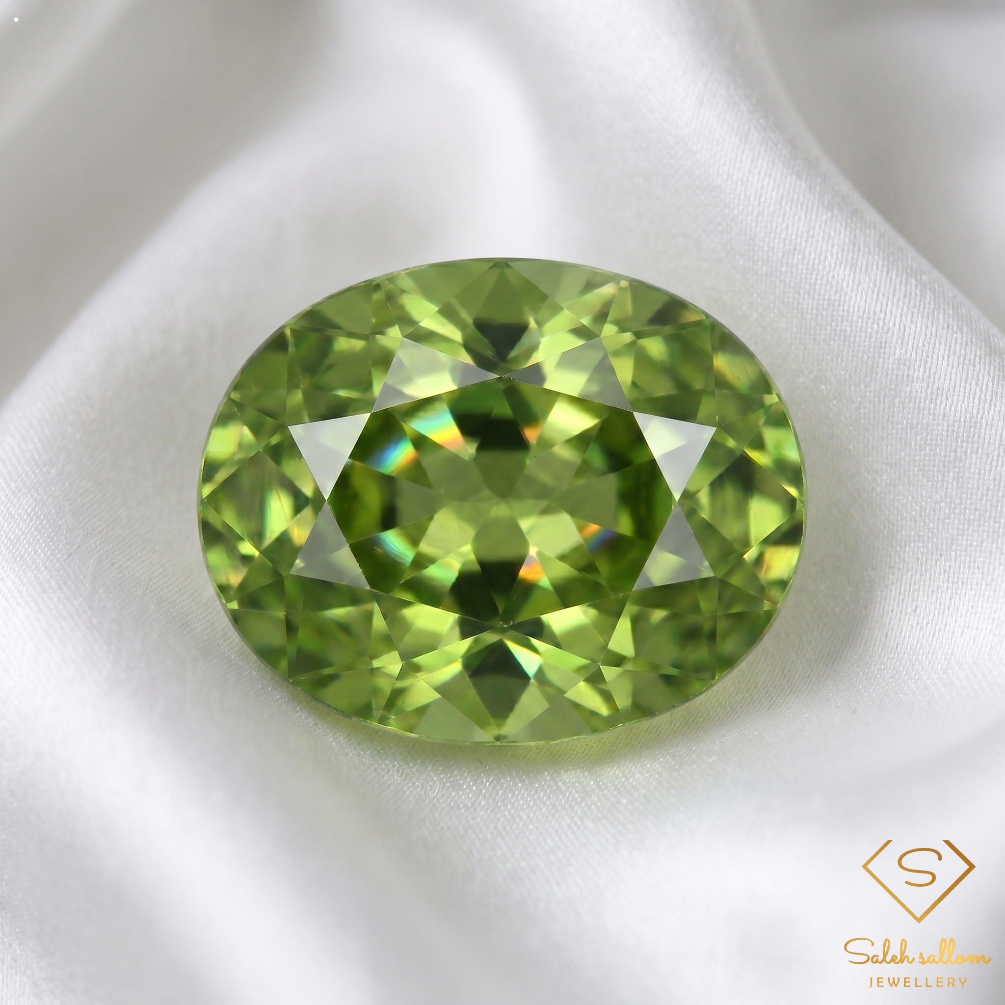 Natural Yellowish Green Sphene 2.08 Ct Oval Cut Adamantine Luster Titanite Gemstone Secondary image