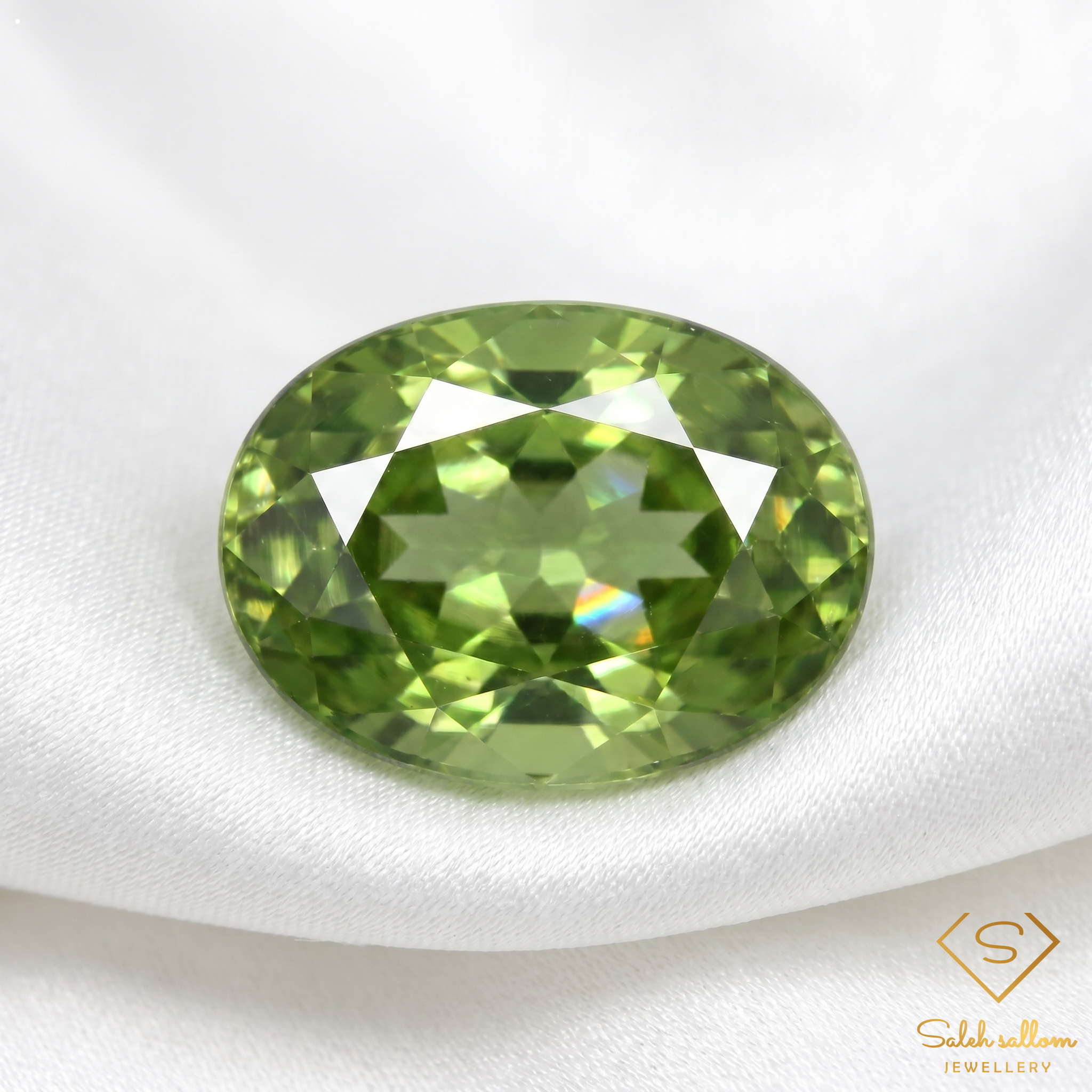 Natural Yellowish Green Sphene 1.00 Ct VS Oval Cut Madagascar Titanite Gemstone Super Sparkles Secondary image