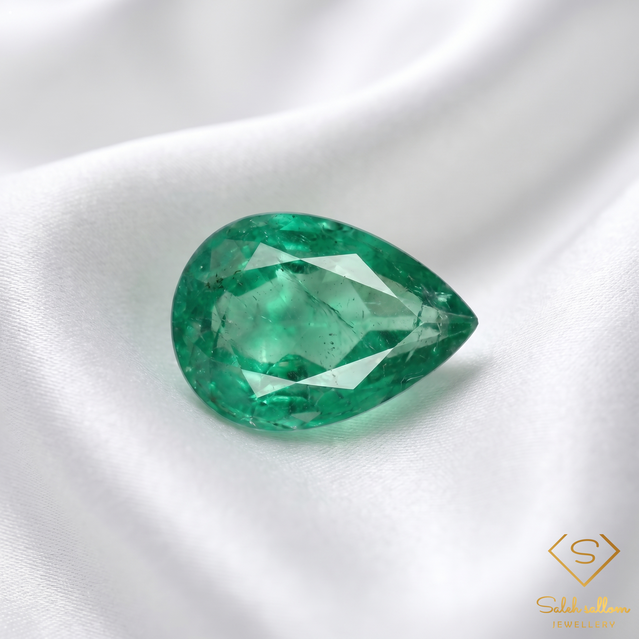 2.00 Ct Natural Emerald Pear Cut Green Gemstone Secondary image