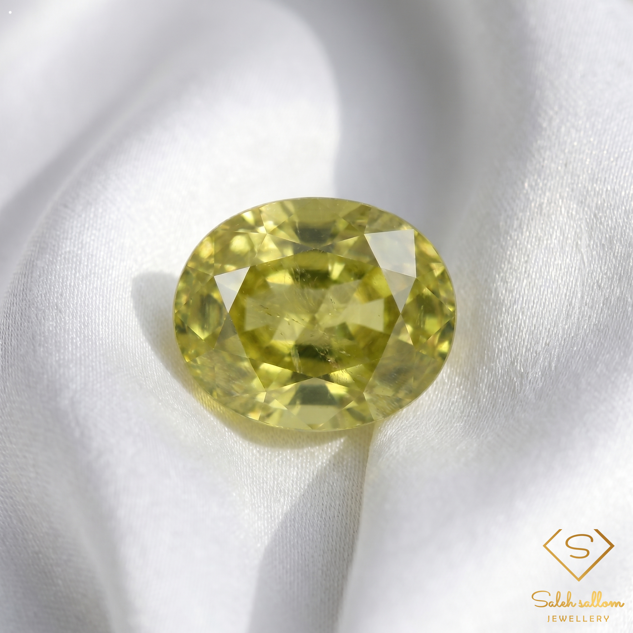 0.82 Ct Natural Yellowish Green Grossular Garnet Oval Cut Gemstone from Mali Secondary image
