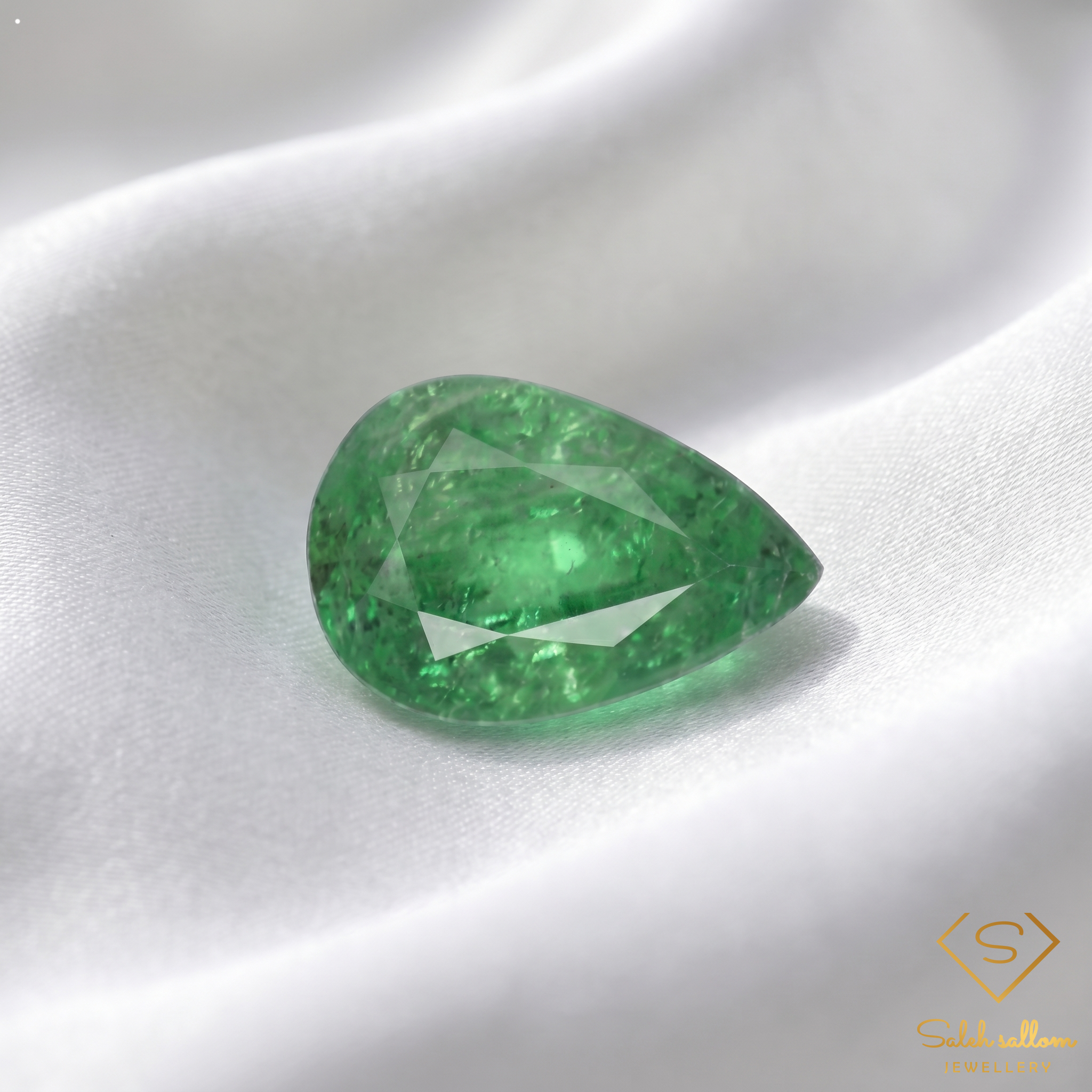 1.06 Ct Total Weight Natural Green Tsavorite Garnet Pair Octagon & Baguette Cut Tanzania Secondary image