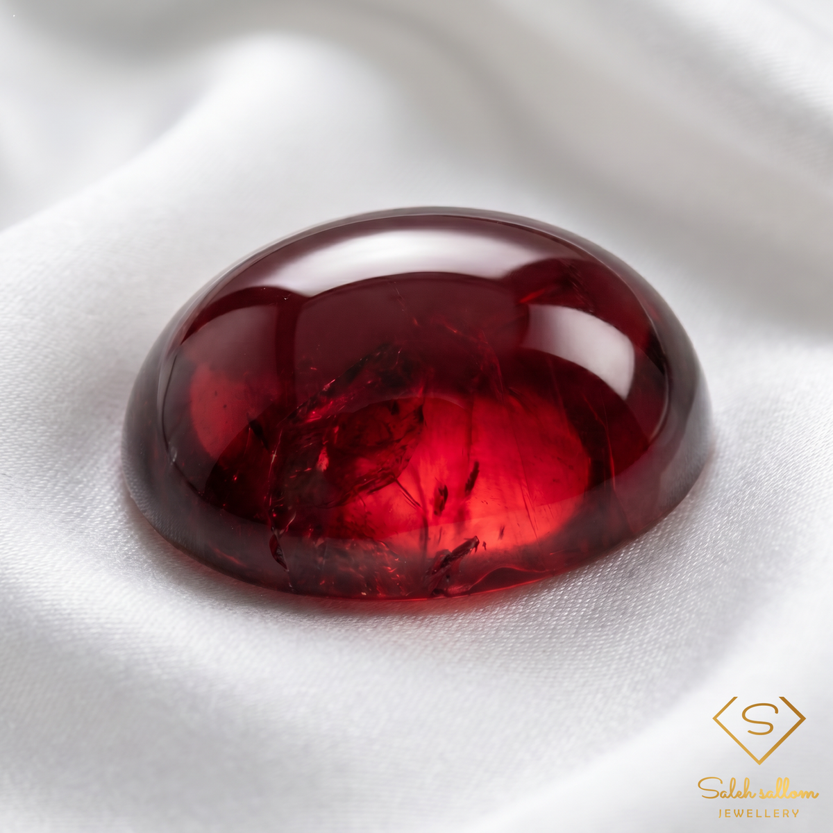 Natural Purplish Pink Rhodolite Garnet | 6.79 Carat Oval Cabochon | Mozambique Garnet Gemstone