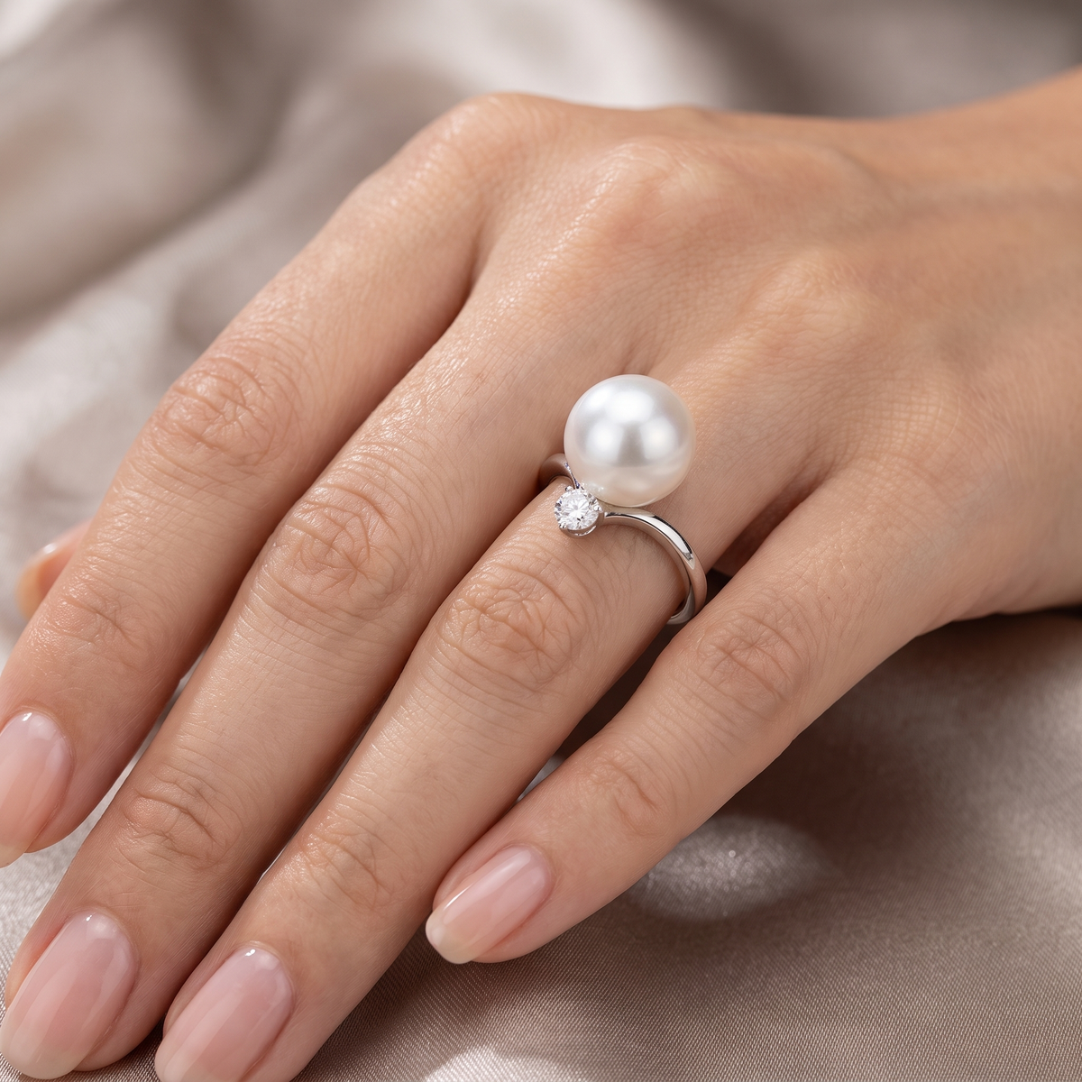 Natural Pearl & Diamond Solitaire Ring | 18K White Gold | 0.33 CT Natural Diamond