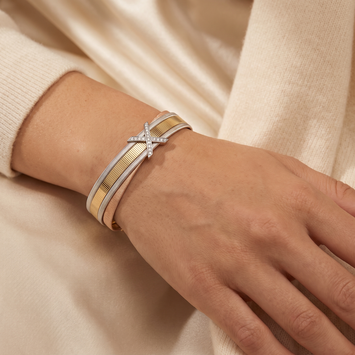 Natural Diamond Three-Tone Bracelet in 18K Gold | 0.15 CT Natural Diamonds