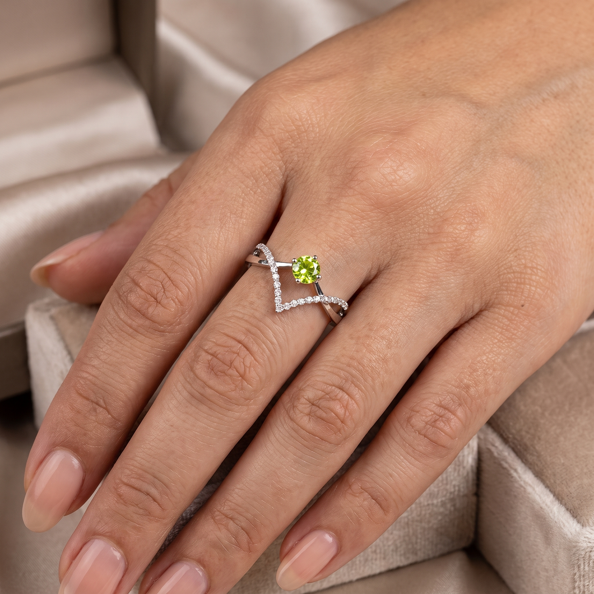 Natural Peridot & Diamond Split Shank Ring in 18K White Gold | 0.20 CT Natural Diamonds | 0.53 CT Natural Peridot