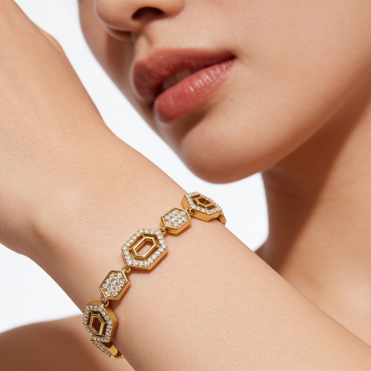Geometric Pavé Link Bracelet in Gold-Tone 925 Sterling Silver